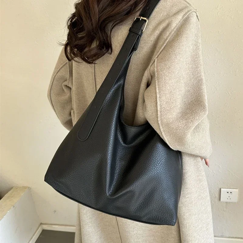Women Bags In Trend - Sac fourre-tout en cuir pour femmes,